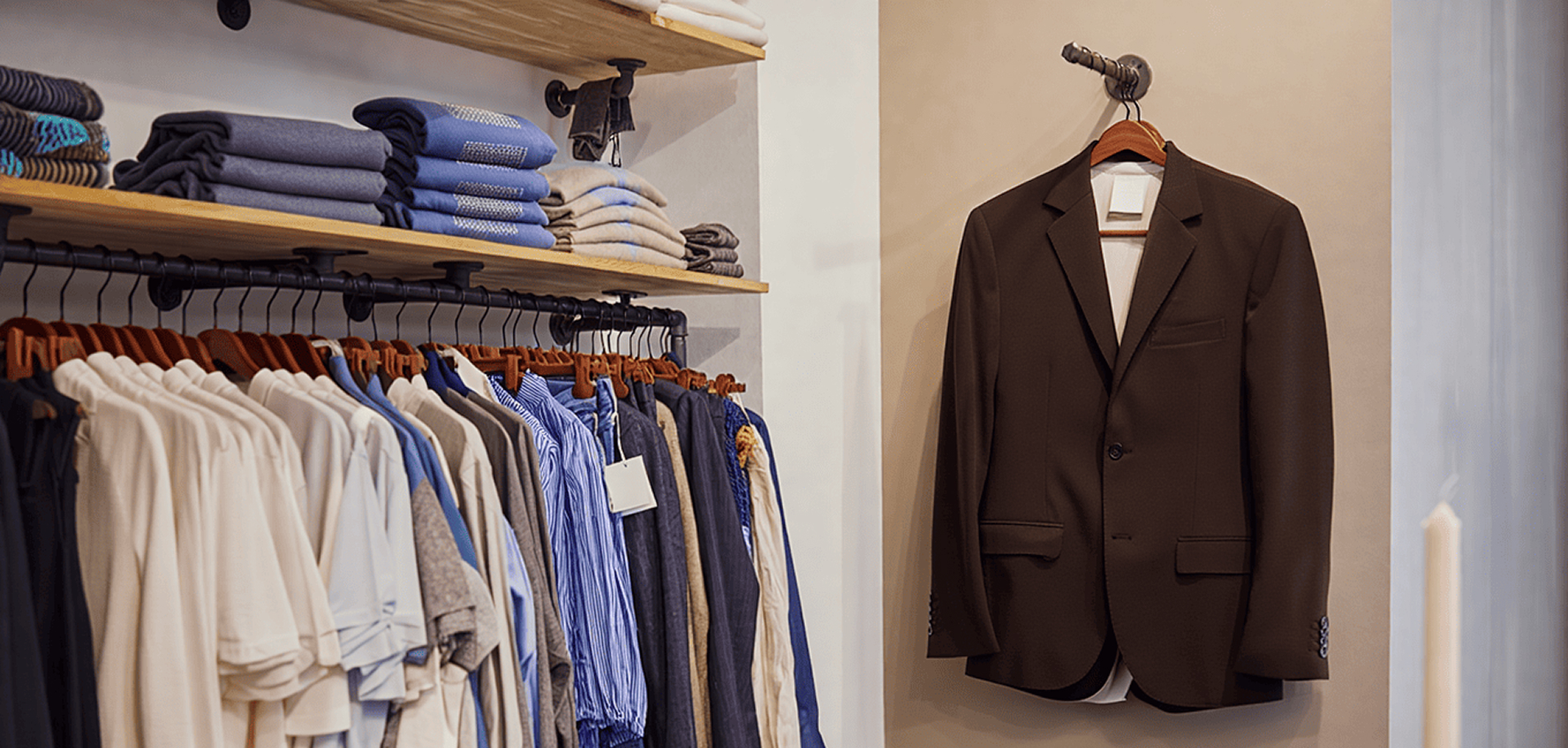 Agencement intérieur pour un magasin de vêtements pour homme