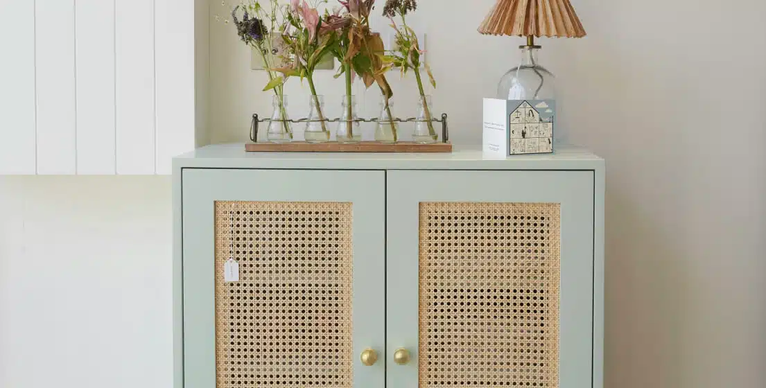 Meuble IKEA avec peinture verte claire