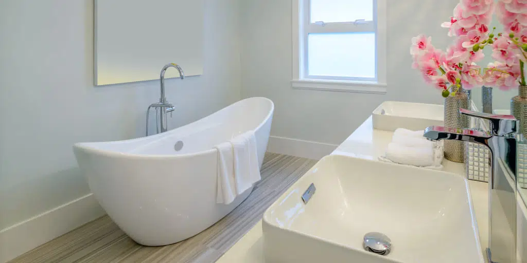 Plinthe pour salle de bains