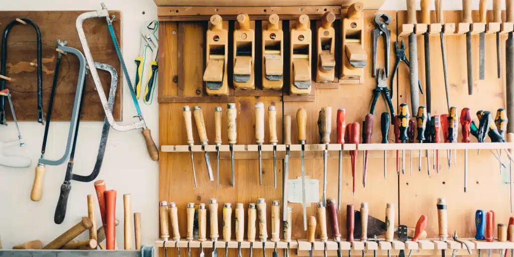 Range-outils mural