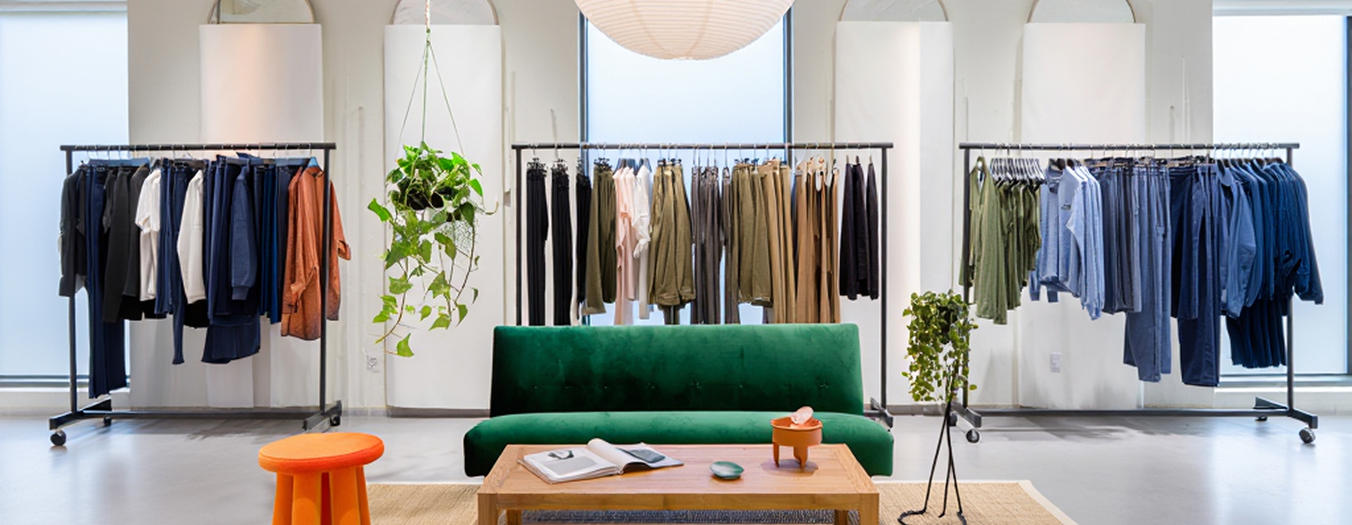 Portant vêtement mobile pour les professionnels et magasins
