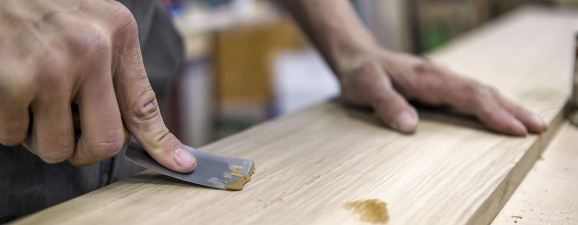 Comment réparer un placage abîmé ?