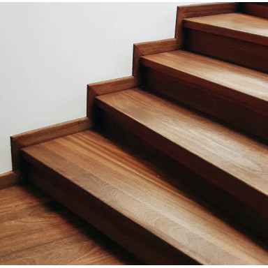 Comment rénover un escalier en bois ? Les étapes clés !