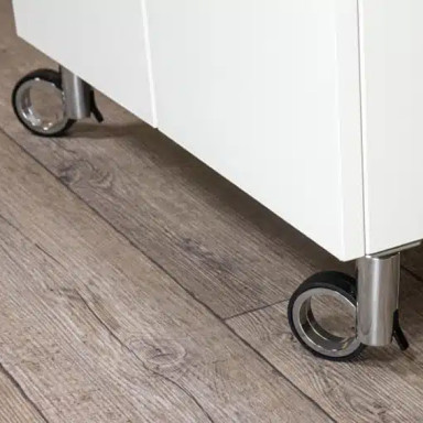 Comment créer un meuble TV avec des roulettes ?