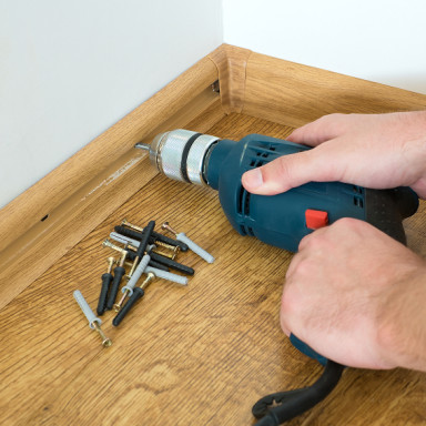Comment cacher les fils électriques sur un mur ?