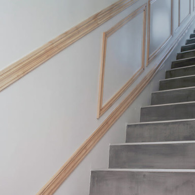 Cimaise escalier : comment poser des moulures dans votre escalier ?