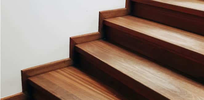 Comment rénover un escalier en bois ? Les étapes clés !
